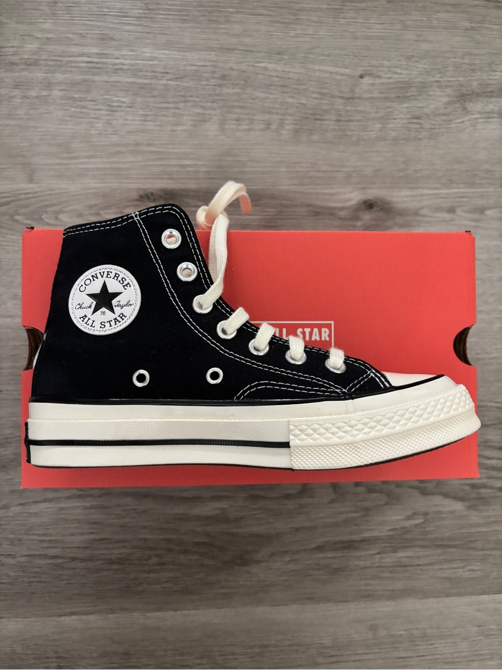 NEW Converse Chuck 70 Canvas Men’s 3/Women’s 5